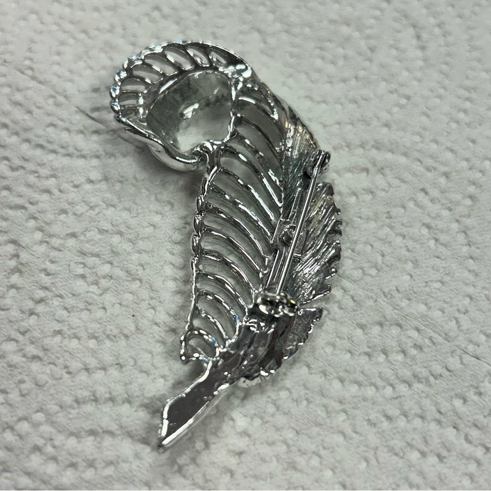 Vintage Elegant Silver Feather Brooch Rhinestones Costume Jewelry Nature Leaf